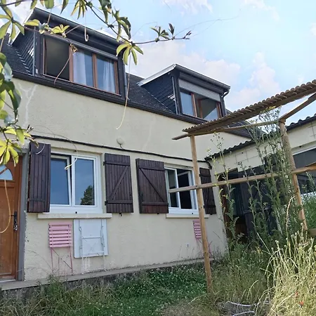 Apartment Refait A Neuf Avec Jardin Partage